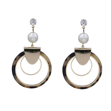 CIRCLE DANGLING EARRING RESIN METAL AND A PEARL 2.5' INCH (186)